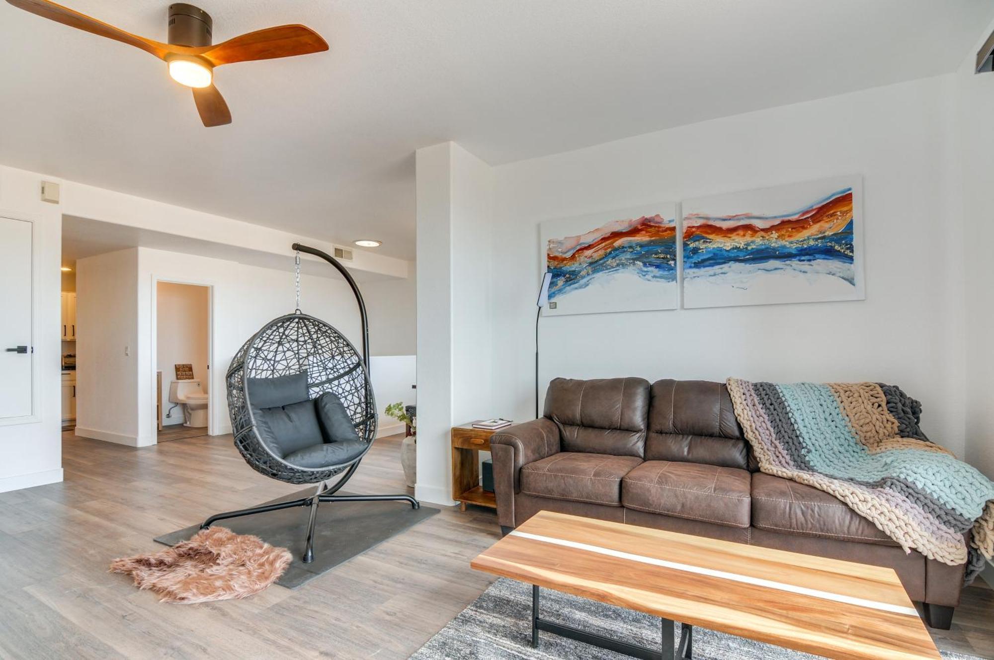 Adobe Townhome With Gorgeous Powell Views