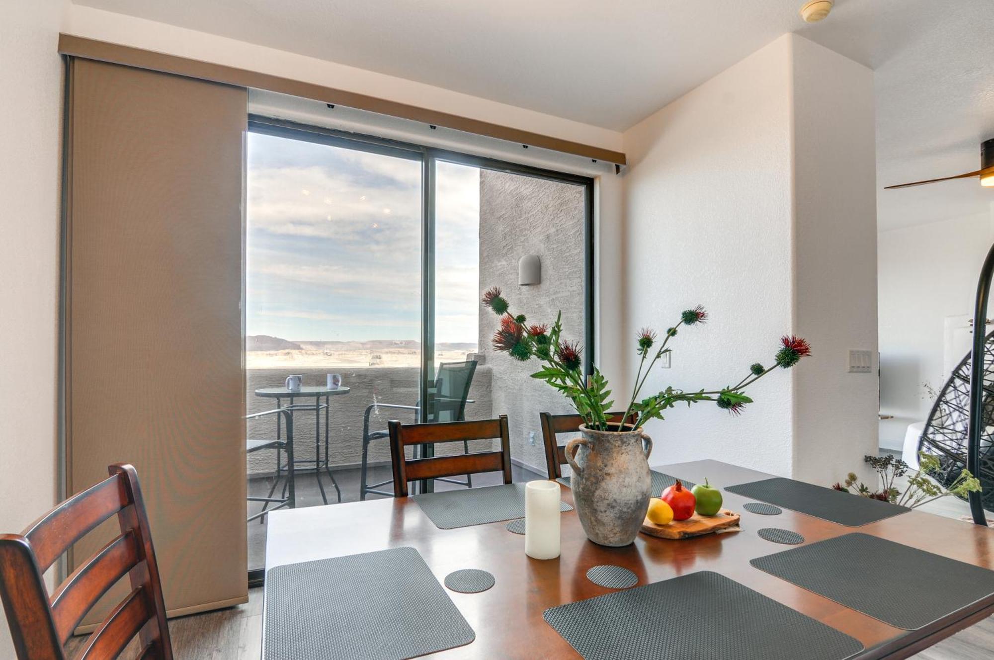 Adobe Townhome With Gorgeous Powell Views