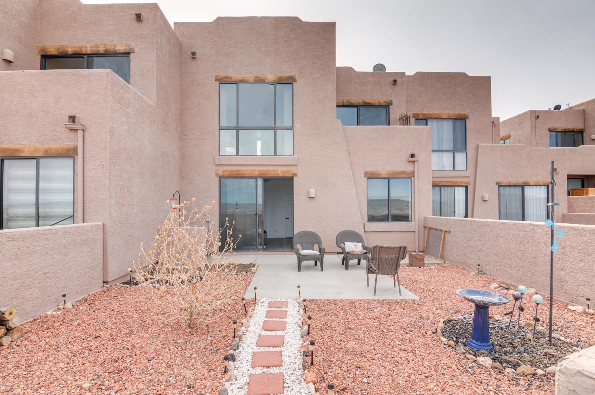 Holiday home Adobe Townhome With Gorgeous Powell Views *