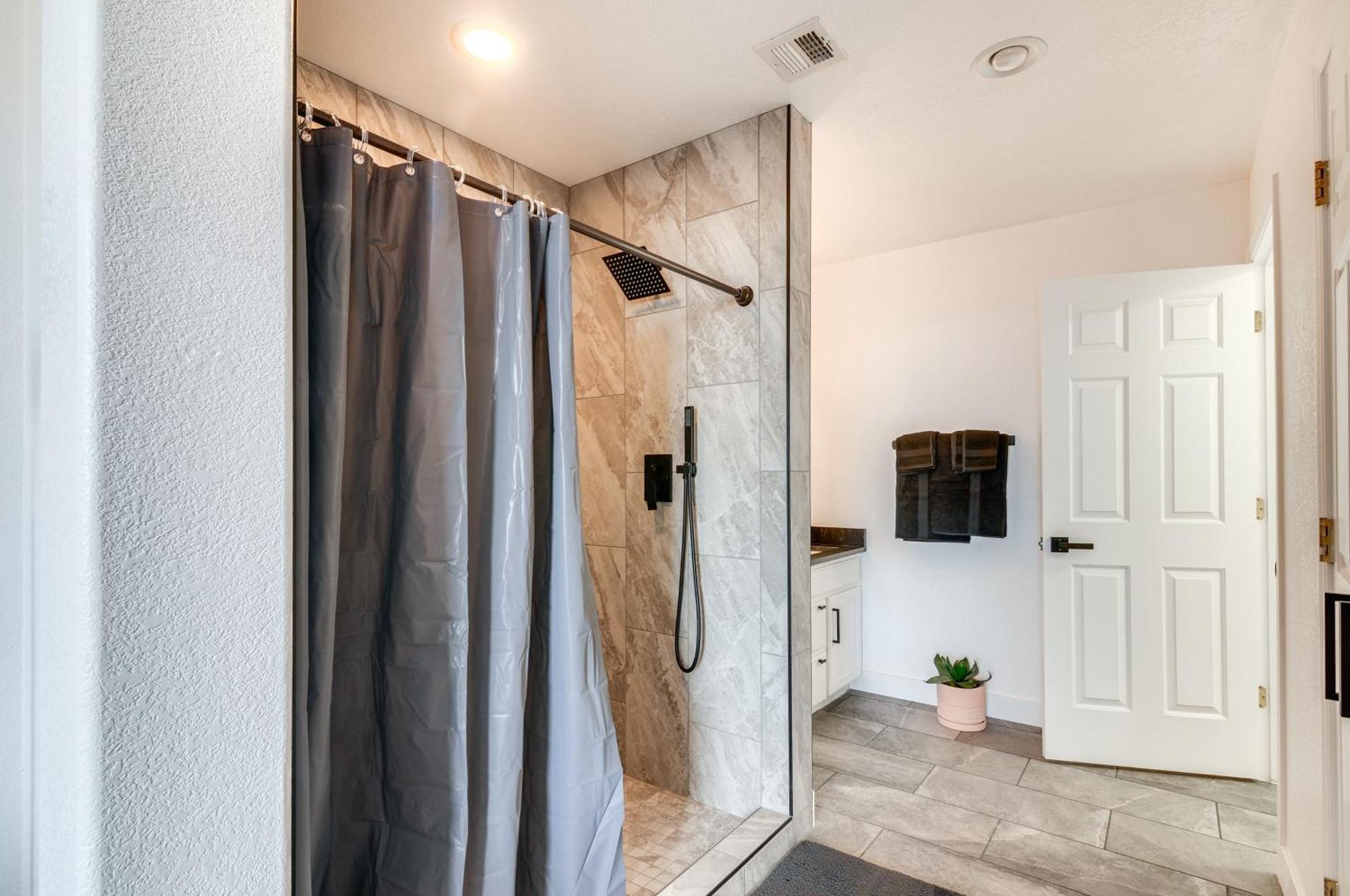 Adobe Townhome With Gorgeous Powell Views Holiday home