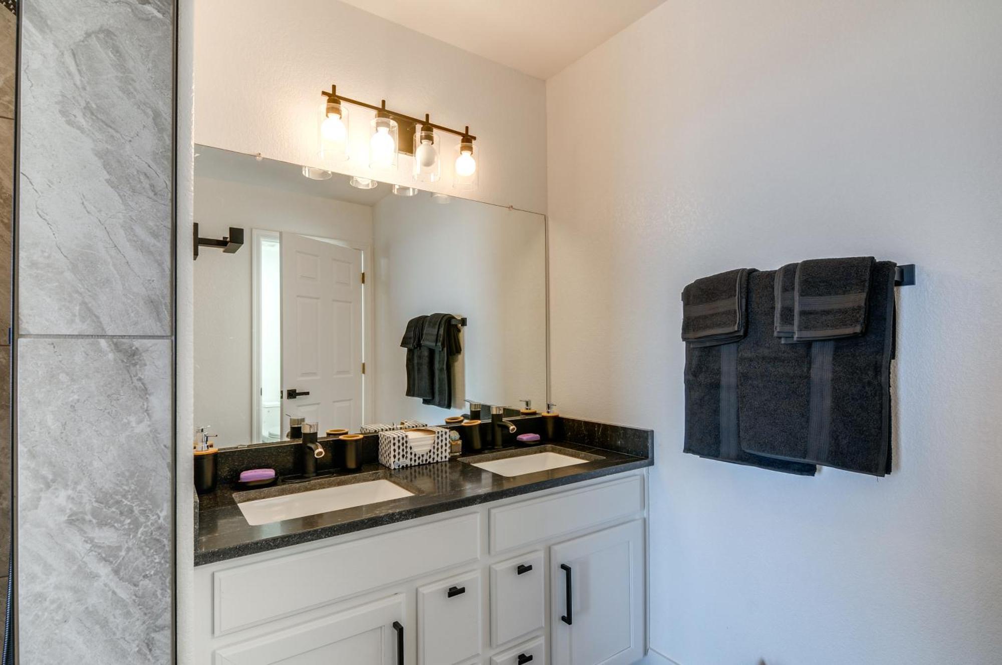 Adobe Townhome With Gorgeous Powell Views Holiday home